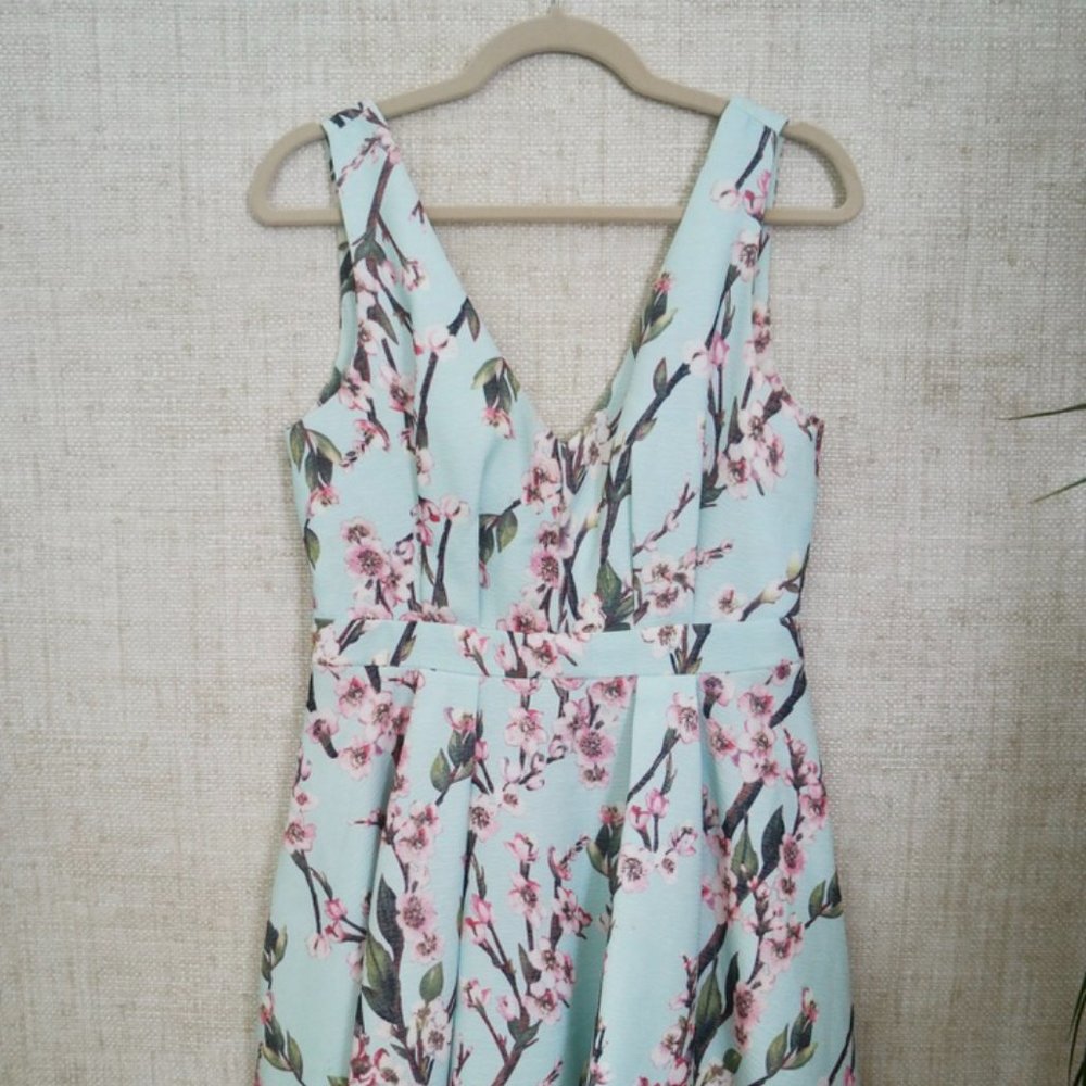 En Creme Mini Floral Dress